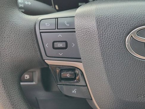 Used 2025 Toyota Camry LE FWD image 22