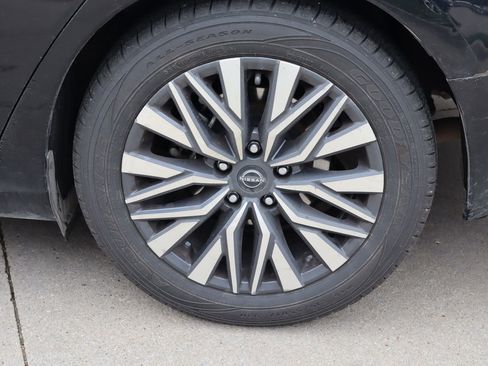 Used 2024 Nissan Altima 2.5 SV FWD image 26