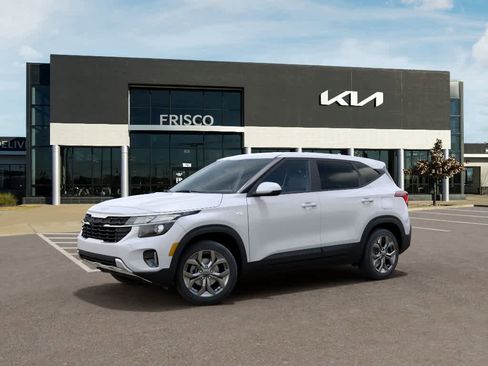 New 2026 Kia Seltos LX FWD image 3