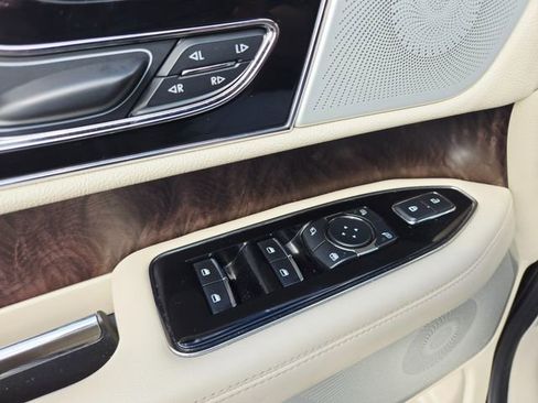 Used 2020 Lincoln Navigator Reserve w/ Equipment Group 208A Reserve AWD/4WD image 39