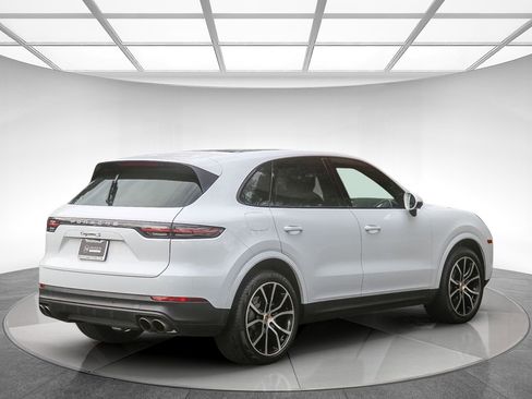 Used 2020 Porsche Cayenne S image 4