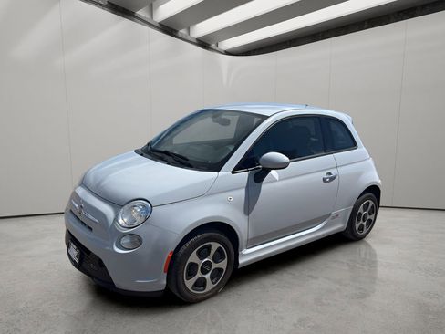 Used 2017 FIAT 500 e image 1