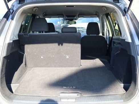 Used 2023 Nissan Rogue SV image 25