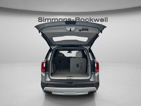 Used 2023 GMC Acadia SLT image 15