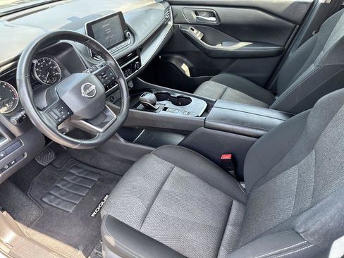 Used 2025 Nissan Rogue SV FWD image 10