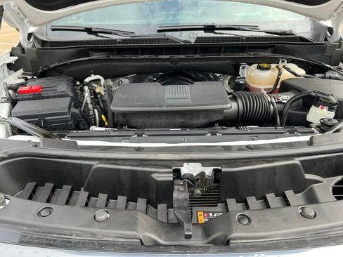 Used 2023 GMC Yukon XL AT4 w/ Technology Package image 17