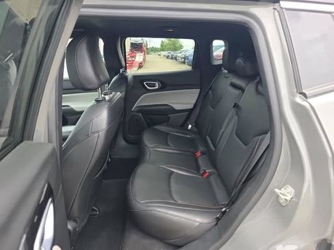 Used 2023 Jeep Compass Limited AWD/4WD image 9