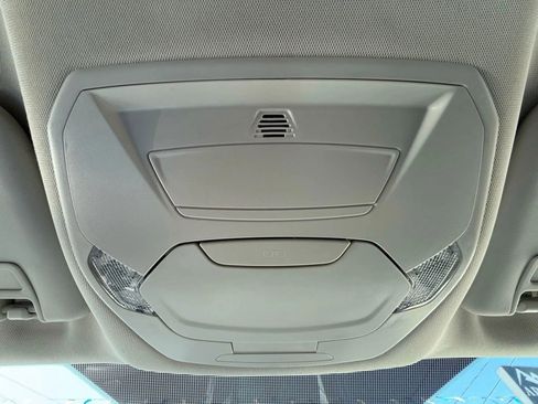 Used 2017 Ford Escape SE image 41