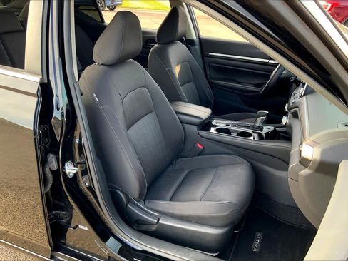 Used 2023 Nissan Altima 2.5 SV image 8