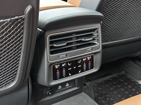 Used 2024 Audi RS Q8 image 22