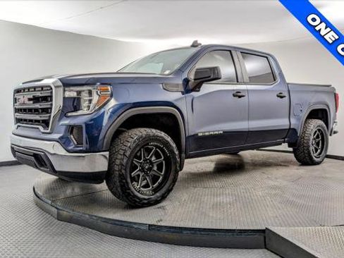 Used 2020 GMC Sierra 1500 2WD Crew Cab w/ Sierra Value Package image 2
