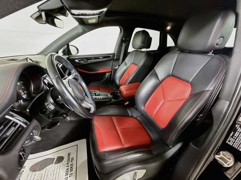 Certified 2021 Porsche Macan AWD/4WD image 5