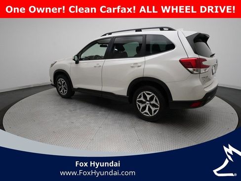 Used 2023 Subaru Forester Premium image 12
