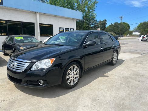 Used 2010 Toyota Avalon Limited image 2