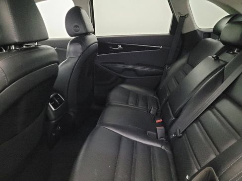 Used 2019 Kia Sorento EX AWD/4WD image 18