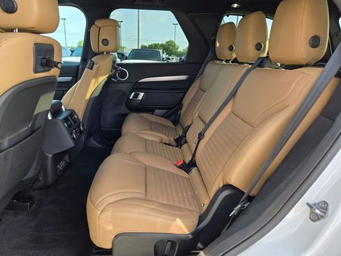 Used 2024 Land Rover Discovery Dynamic SE image 20