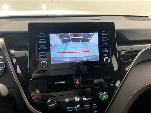 Used 2024 Toyota Camry SE FWD image 14