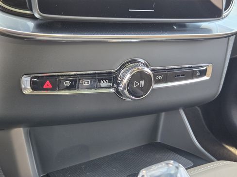 New 2026 Volvo XC90 B5 Plus image 21