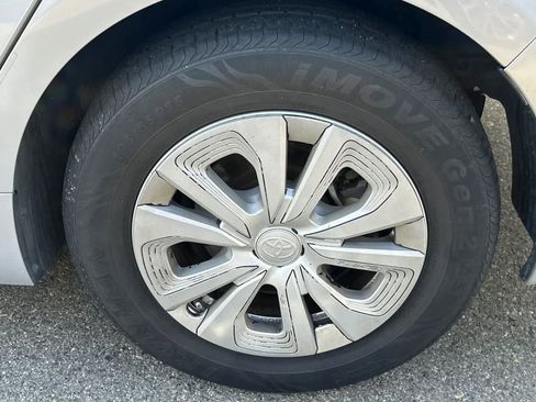 Used 2017 Toyota Prius Two w/ Prius Two Safety Plus Package image 18