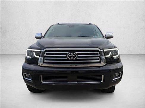Used 2019 Toyota Sequoia Platinum image 2