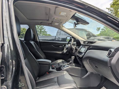 Used 2018 Nissan Rogue Sport SL w/ SL Premium Package FWD image 20