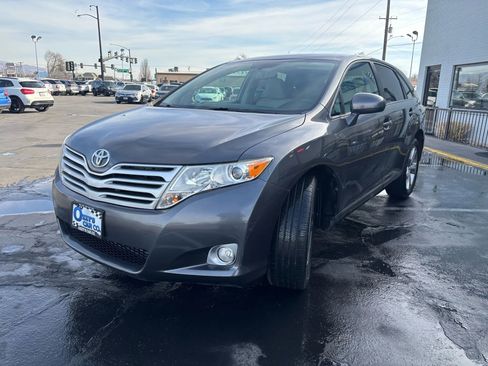 Used 2009 Toyota Venza Wagon 4D image 2