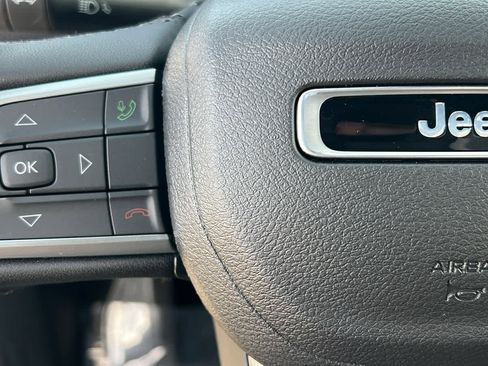 New 2026 Jeep Compass Latitude image 19