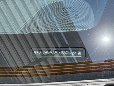 Used 2024 Toyota Prius Prime Premium image 47