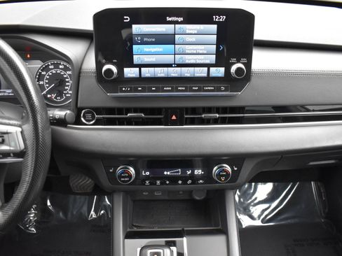 Used 2022 Mitsubishi Outlander SE image 16