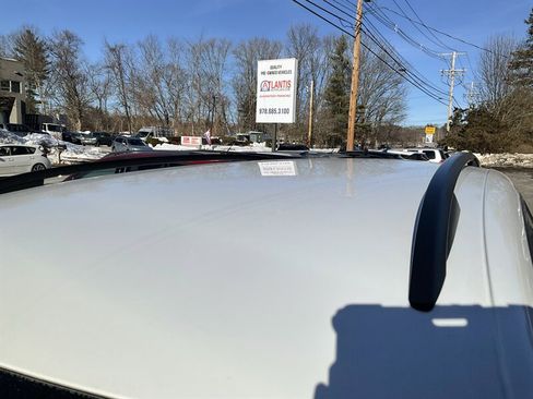 Used 2017 Volkswagen Tiguan S image 9