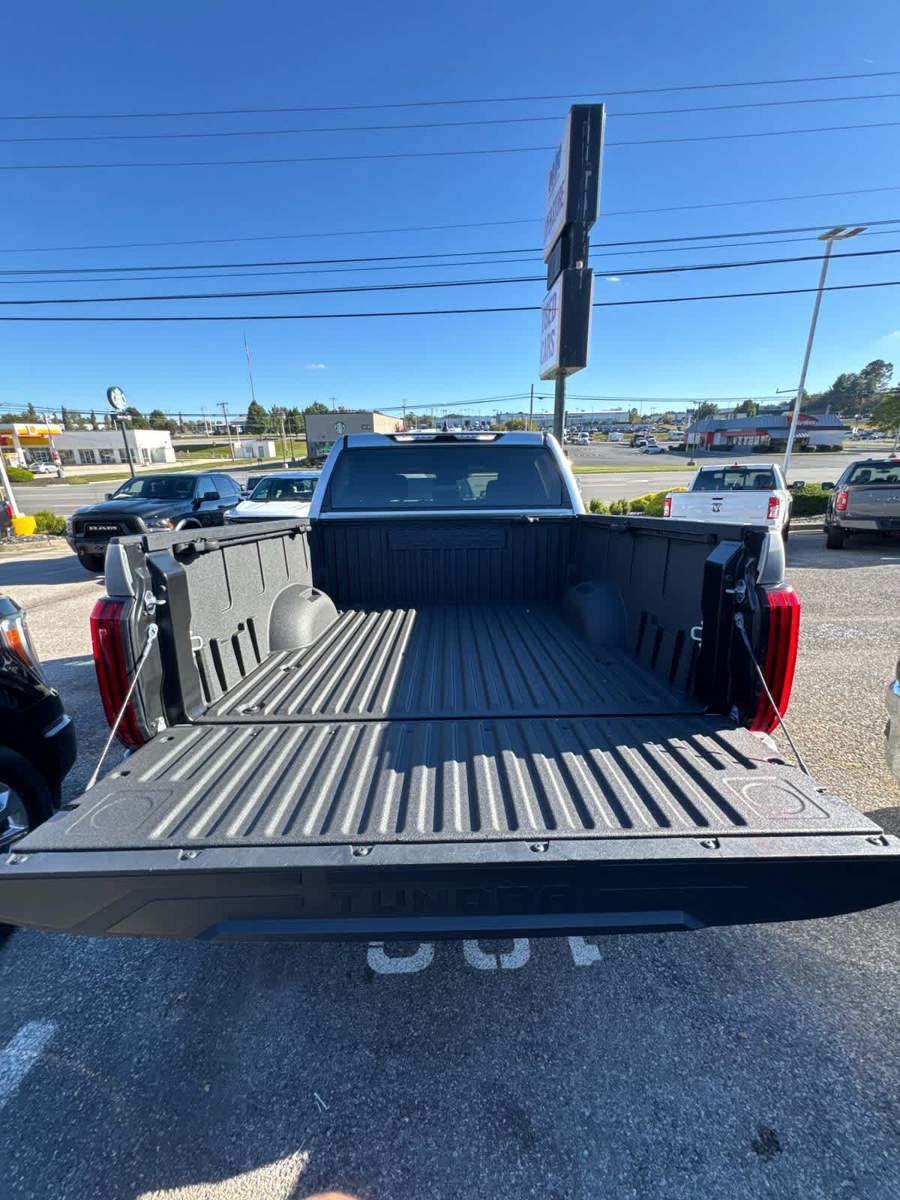 Used 2025 Toyota Tundra SR5 AWD/4WD image 29