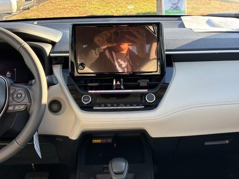 New 2026 Toyota Corolla Cross LE image 8