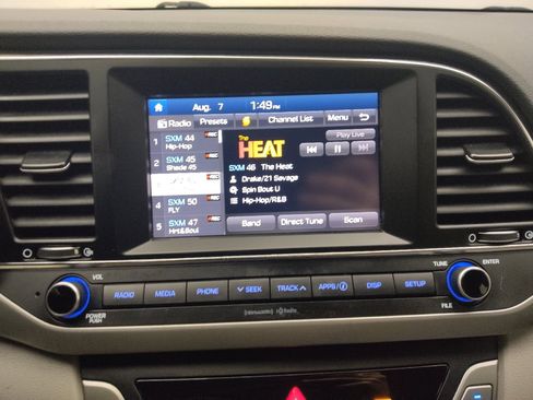 Used 2018 Hyundai Elantra SEL FWD image 25