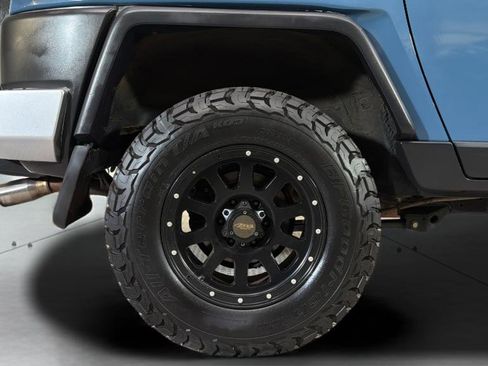 Used 2011 Toyota FJ Cruiser 4WD w/ Convenience Pkg image 35