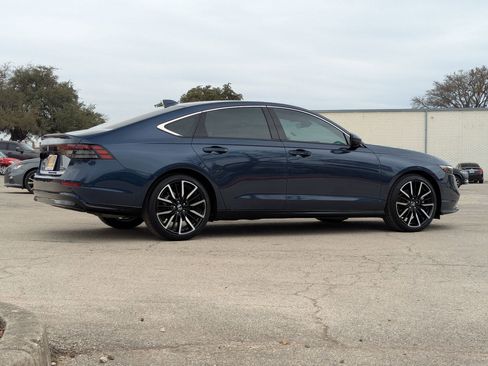 Used 2024 Honda Accord Touring image 4