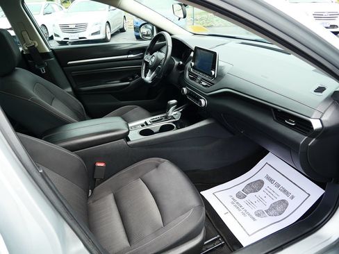 Used 2021 Nissan Altima 2.5 SV w/ SV Premium Package FWD image 15