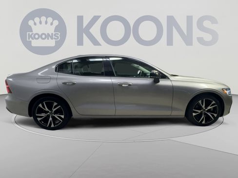 Used 2024 Volvo S60 B5 Core FWD image 12