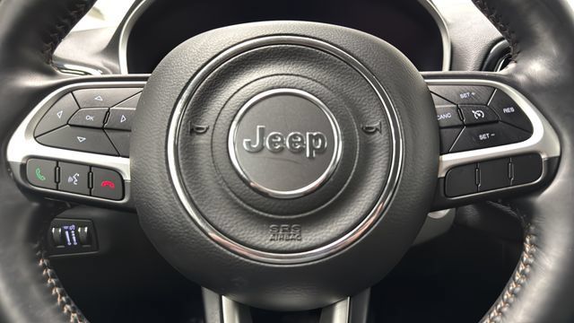 Used 2018 Jeep Compass Limited w/ Navigation Group AWD/4WD image 14