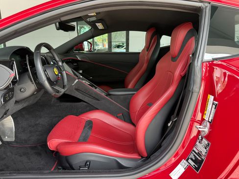 Used 2021 Ferrari Roma RWD image 22