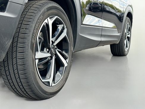 Used 2023 Chevrolet TrailBlazer RS w/ Convenience Package FWD image 16