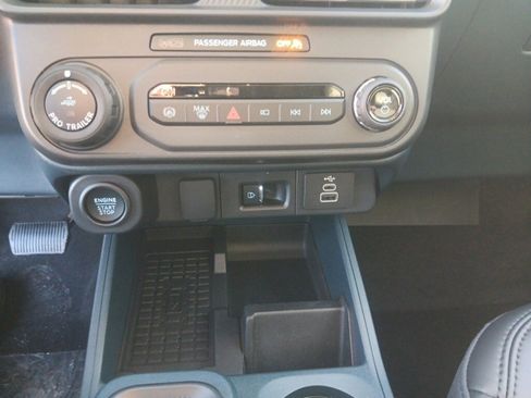 New 2025 Ford Maverick Lariat w/ Black Appearance Package image 32