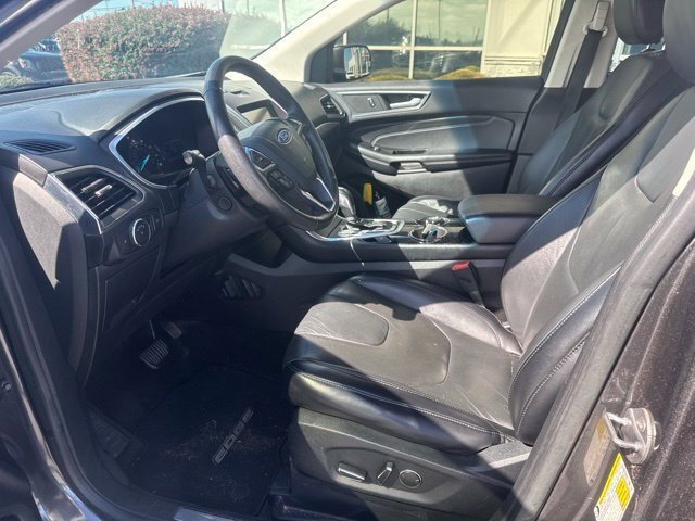 Used 2018 Ford Edge Titanium w/ Equipment Group 301A AWD/4WD image 13
