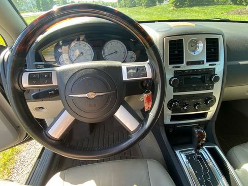 Used 2007 Chrysler 300 C RWD image 10