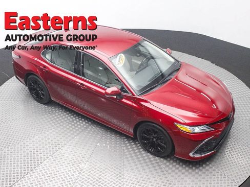 Used 2021 Toyota Camry XLE AWD/4WD image 3