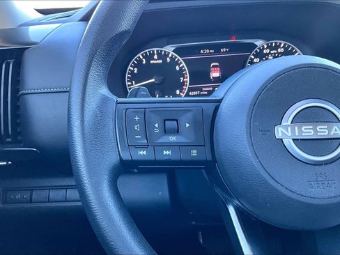 Used 2023 Nissan Pathfinder S image 22