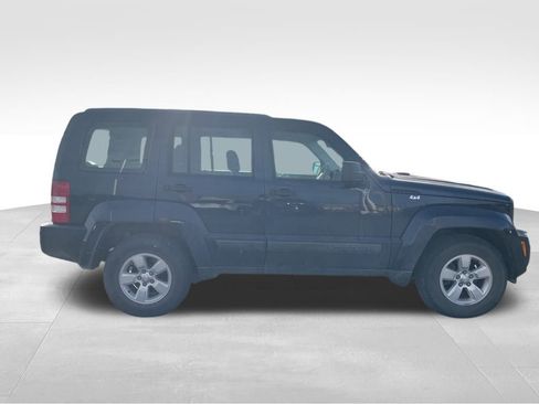 Used 2012 Jeep Liberty Sport image 3