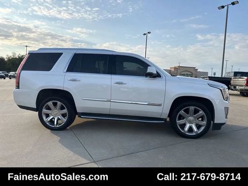 Used 2016 Cadillac Escalade Luxury image 23