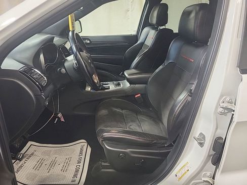 Used 2020 Jeep Cherokee Trailhawk w/ Cold Weather Group image 5