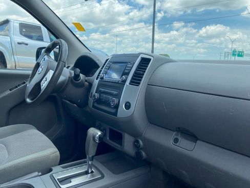 Used 2018 Nissan Frontier SV AWD/4WD image 24