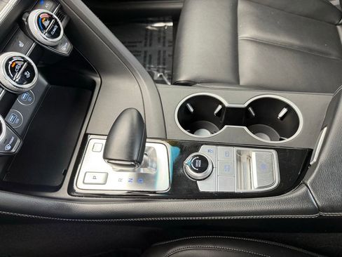 Used 2023 Genesis G70 2.0T AWD/4WD image 33